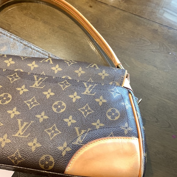 Louis Vuitton handbag - Picture 9 of 12